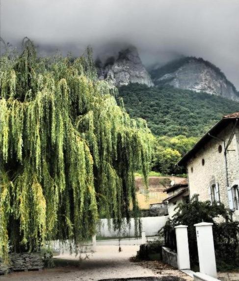 Chambres De La Ferme Du Brocey Crolles Exteriör bild
